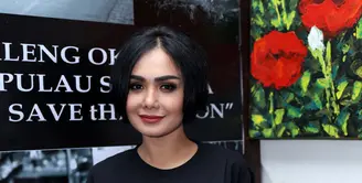 Sebagai single parents, Yuni Shara mencoba memberikan semua yang terbaik untuk anaknya. (Andy Masela/Bintang.com)