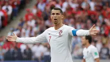 Cristiano Ronaldo saat bertanding melawan Maroko pada grup B Piala Dunia 2018 di Stadion Luzhniki di Moskow, Rusia, (20/6). Di Piala Dunia 2018, Ronaldo yang biasanya tampil selalu rapi dan klimis, kini ia tampil berjenggot. (AP Photo / Matthias Schrader)
