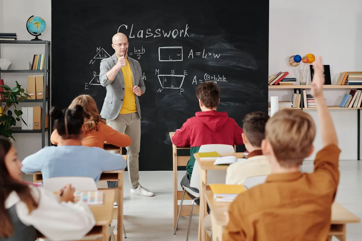 Contoh ilustrasi suasana belajar di sekolah inklusi