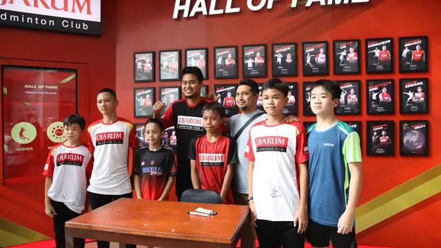 Tontowi Ahmad menghadiri Meet and Greet dengan atlet muda klub mitra PB Djarum