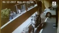Korban segera dilarikan ke Rumah Sakit Sari Asih Karawaci guna mendapatkan pertolongan. Namun, nyawa korban tak tertolong.