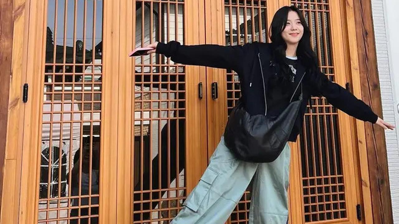 Jisoo BLACKPINK Pakai Ikat Pinggang Mungil Rp11 Jutaan Saat Promosi Drakor Newtopia
