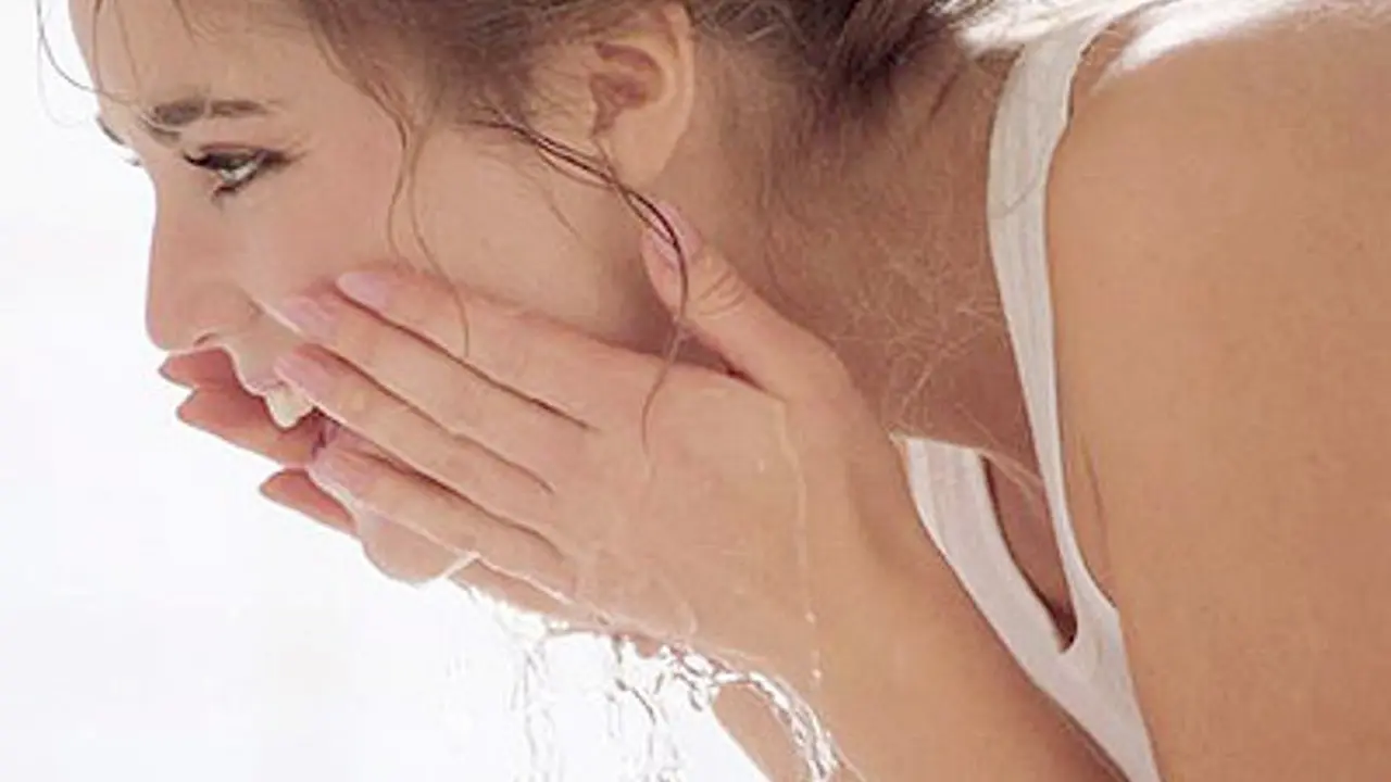 5 Kesalahan dalam Mencuci Muka yang Mungkin Sering Kamu Lakukan