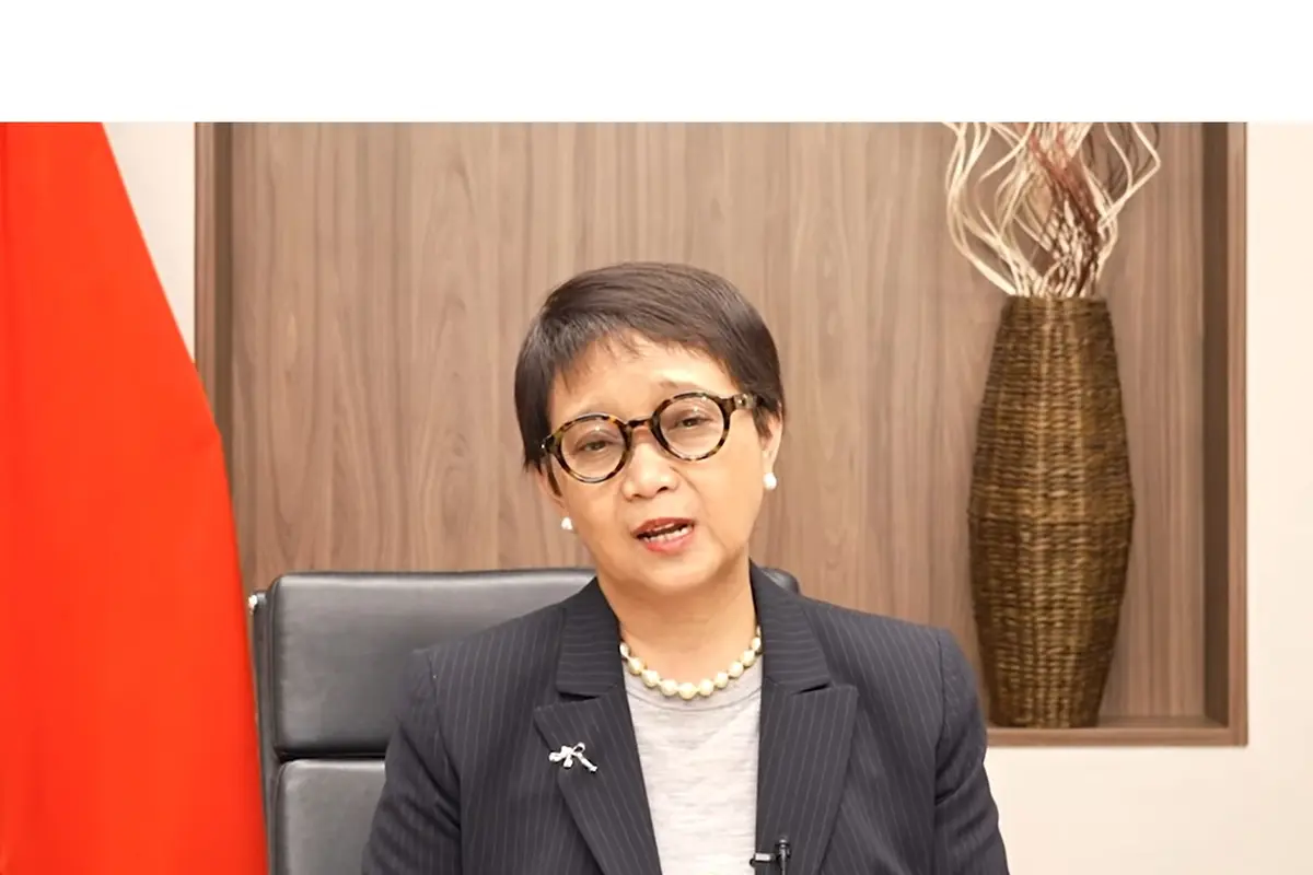 Menteri Luar Negeri Republik Indonesia (Menlu RI) Retno Marsudi dalam pernyataan pers, Selasa (21/11/2023). (Tangkapan Layar Youtube Kemlu RI)