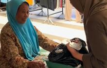 Sering Ditipu Pembeli, Penjual Onde-Onde di Pasar Ini Bingung saat Dagangannya Diborong