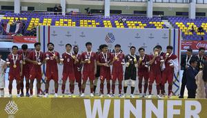 Timna futsal putra Indonesia merengkuh medali emas pada SEA Games 2025 di Thailand, Jumat (19/12/2025). Indonesia menyabet emas setelah melibas Thailand 6-1 di laga terakhir. (Bola.com/M. Adi Yaksa)