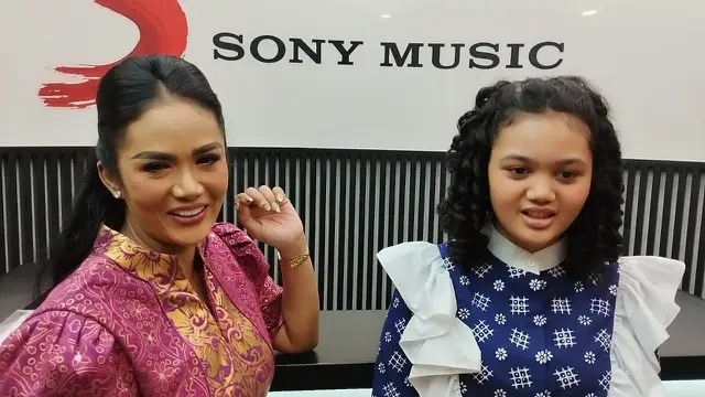 Kris Dayanti dan Amora Lemos (Liputan6.com - M Altaf Jauhar)