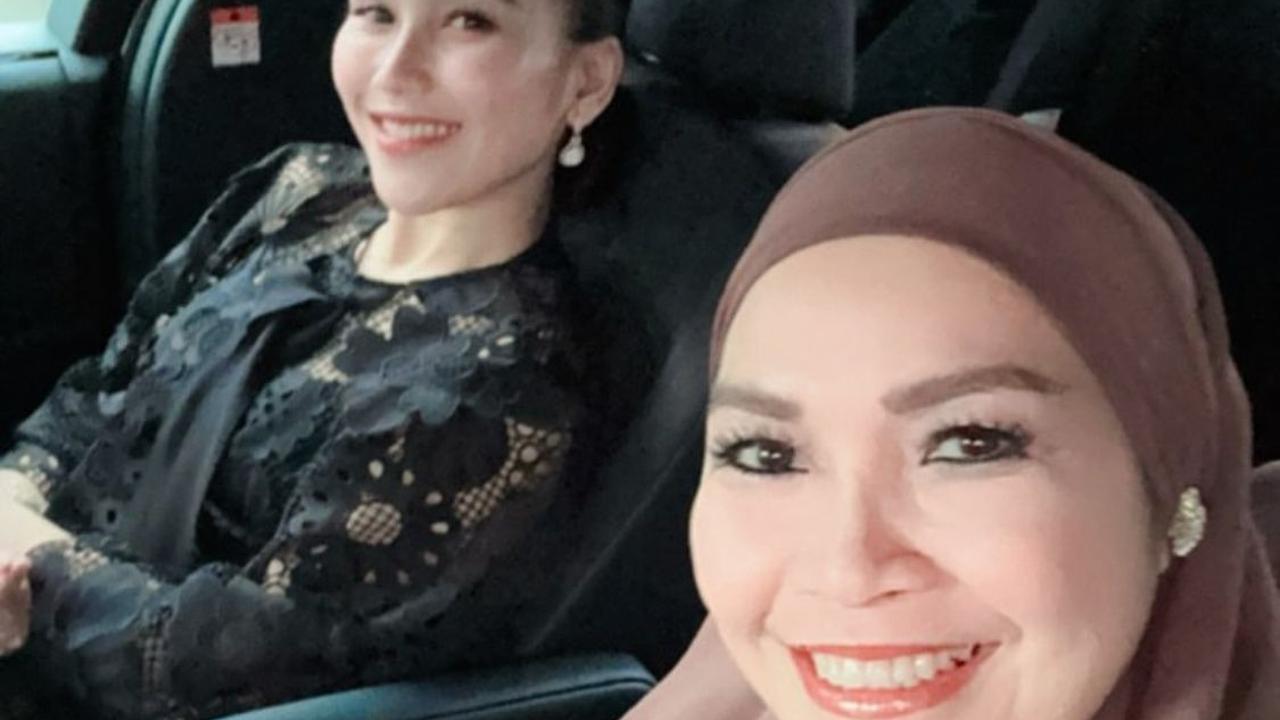 Curahan Hati Seorang Ibu, Umi Kulsum Janjikan Akan Selalu Ada untuk Ayu Ting Ting