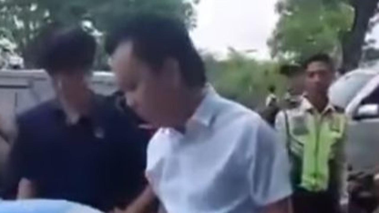 Polisi Usut Video Pengusaha Surabaya Suruh Anak SMA Sujud & Gonggong, 8 Diperiksa Termasuk Ivan Sugianto