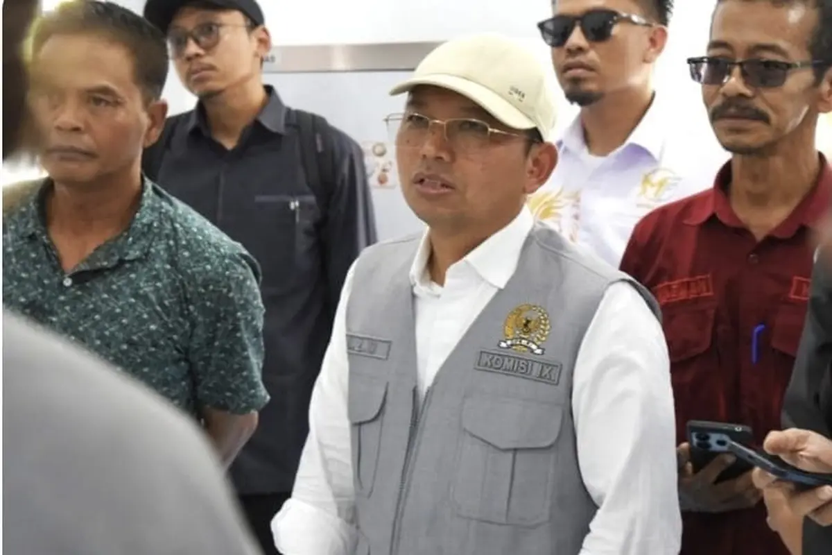 Anggota Komisi IX Dewan Perwakilan Rakyat (DPR) Zainul Munasichin saat mengikuti Kunjungan Kerja Spesifik Komisi IX DPR RI ke Kabupaten Karimun, Kepulauan Riau. (Istimewa)