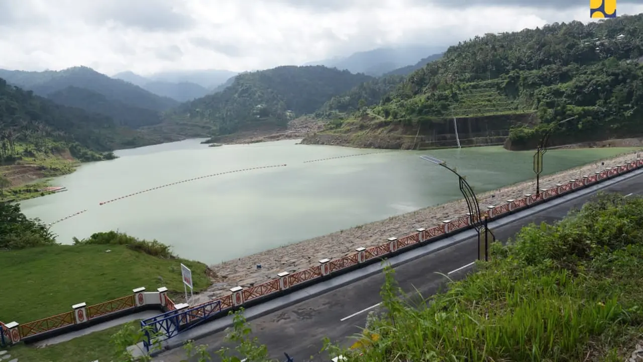 Kementerian Pekerjaan Umum (PU) melanjutkan pembangunan pengaman Pantai Raha di Kabupaten Muna, Sulawesi Tenggara. (Foto: Kementerian PU)