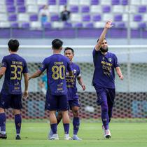 Gol Javlon Guseynov membawa Persita menang dengan skor akhir 2-0. Hasil ini menjadi kemenangan bersejarah bagi Pendekar Cisadane karena untuk pertama kalinya berhasil mengalahkan Borneo FC. (Bola.com/Bagaskara Lazuardi)