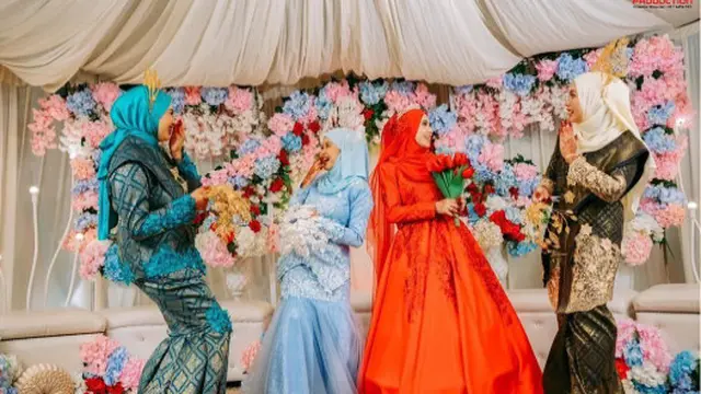 Kisah Pernikahan Wanita Ini Dihadiri Tiga Sepupunya, Ikut Pakai Baju Pengantin