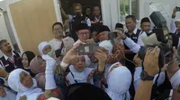 Saat Menag Lukman Jadi Magnet Jemaah Calon Haji Indonesia