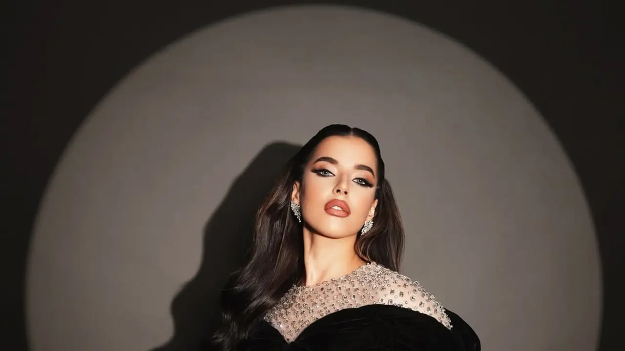Pesona Tasya Farasya dengan Riasan Bold Penuh Karakter, Bak Finalis Miss Universe
