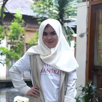 Sukses bermain dalam film 'Heart Beat' (2015), Sivia Azizah kembali bermain dalam film 'Cahaya Cinta Pesantren'. (Nurwahyunan/Bintang.com)