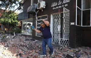 Kepanikan Warga Saat Gempa M 7,4 Guncang Kolombia