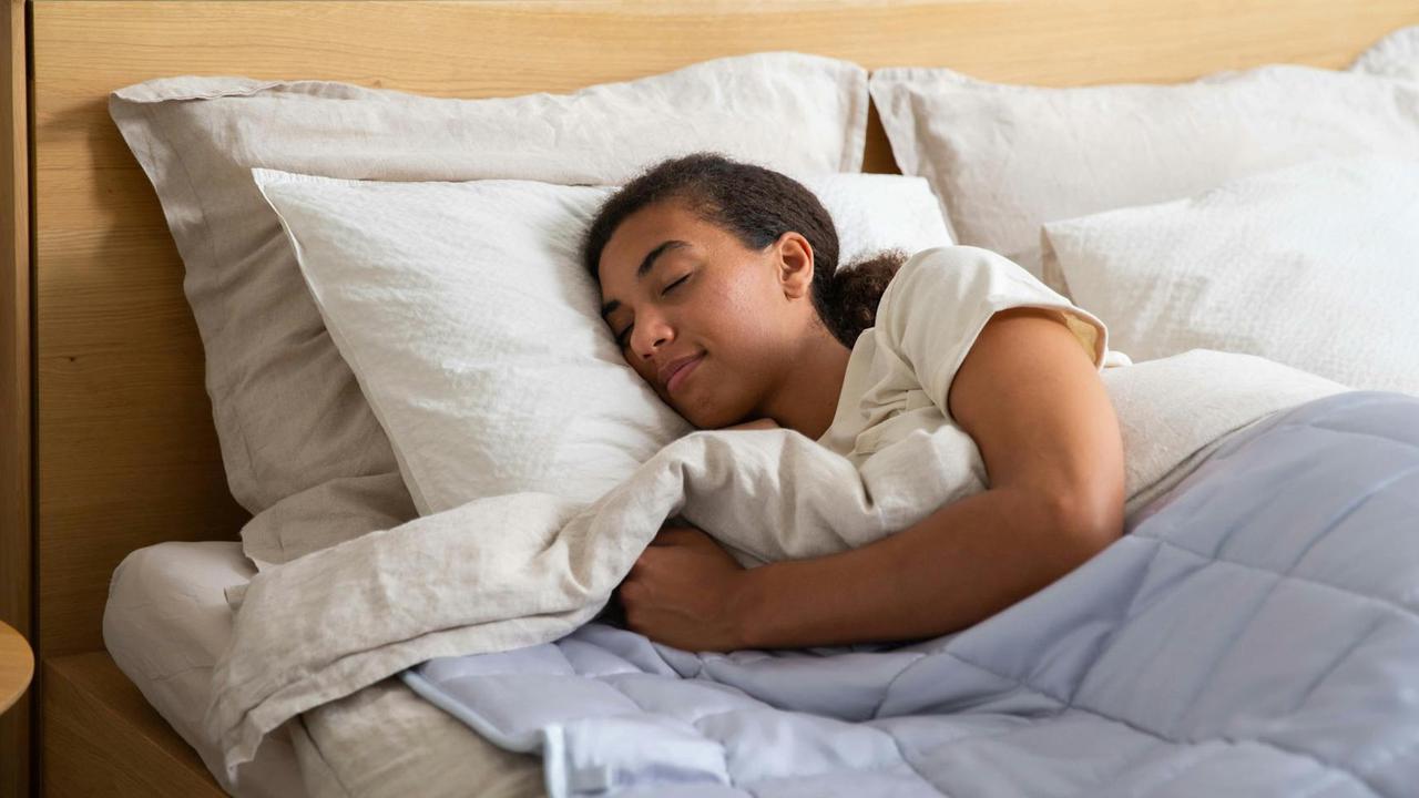 Strategi Tidur Optimal dari Seluruh Dunia: Inemuri Jepang Hingga Sauna Finlandia