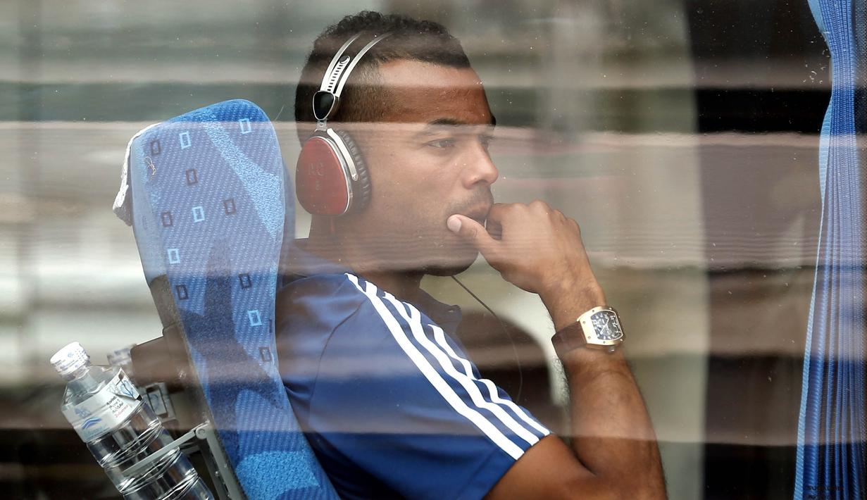 Diboyong Chelsea dengan harga lima juta poundsterling plus William Gallas dari Arsenal, Ashley Cole selalu menjadi pilihan utama pada posisi bek kiri. Pada masanya Cole menjadi salah satu full back kiri terbaik di dunia. (EPA/Rungroj Yongrit)