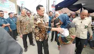 Mendagri Tito Cek Rumah Penerima BSPS, Pastikan Bantuan Tepat Sasaran