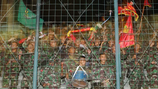 Suporter PS TNI