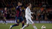 Luka Modric saat tampil di El Clasico (JOSEP LAGO / AFP)