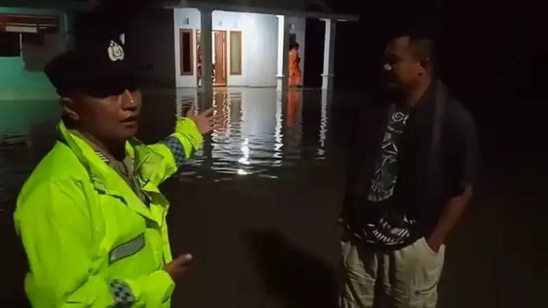 Banjir di Desa Ngampelrejo Jember merendam ratusan rumah warga. (Istimewa)