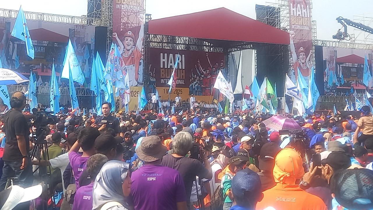 demo buruh di monas