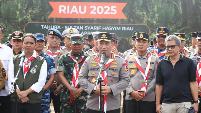 Kapolri Jenderal Listyo Sigit Prabowo membuka kegiatan Jambore Karhutla Riau 2025