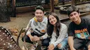 Beberapa hari lalu, brand ambasador dari sebuah tim e-Sports Bigetrons, Angie Marcheria mengunjungi rumah Alshad Ahmad bersama Fiki Naki. Dalam kunjungannya tersebut, ia pun berkesempatan untuk mengabadikan momen dengan berbagai hewan yang dipelihara oleh Alshad Ahmad. (Liputan6.com/IG/@angiemstwn)