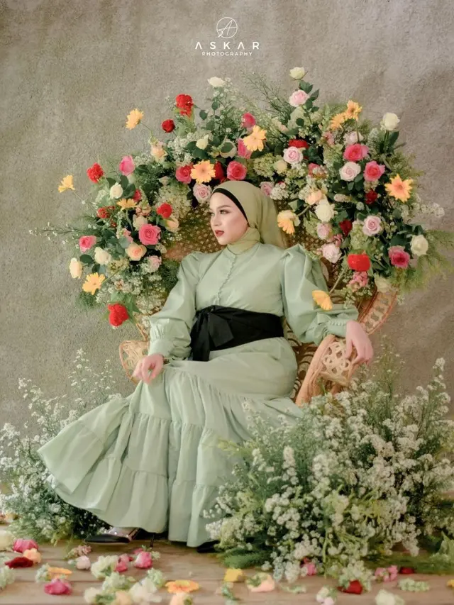 Gaya Maternity Shoot 6 Ratu FTV Tanah Air dengan Berbagai Tema, Menawan