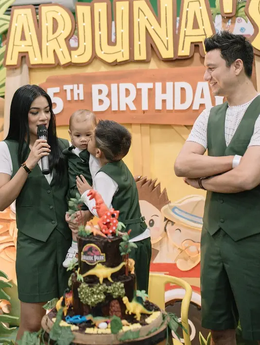 Titi Kamal dan Christian Sugiono