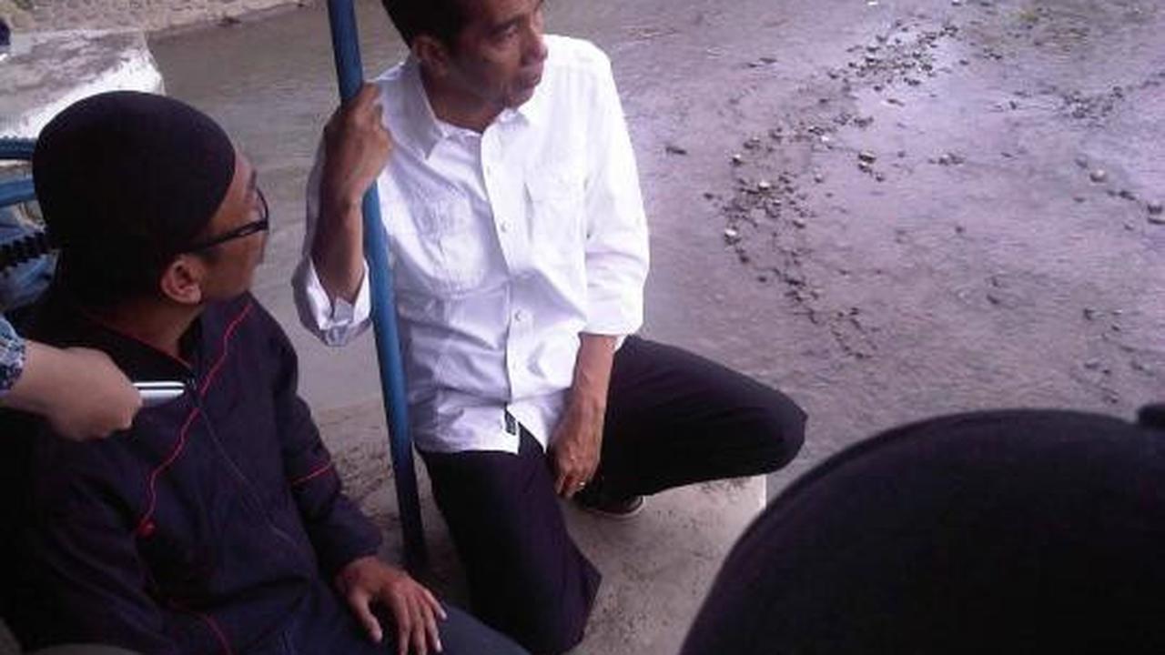 Gubernur DKI Jakarta Joko Widodo tinjau pintu air Katulampa