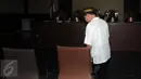 Panitera PTUN Medan, Syamsir Yusfan saat sidang vonis di Pengadilan Tipikor, Jakarta, Kamis (3/12/2015). Syamsir divonis tiga tahun penjara karena terbukti menerima suap sebanyak dua kali dengan total 2000 USD. (Liputan6.com/Helmi Afandi)