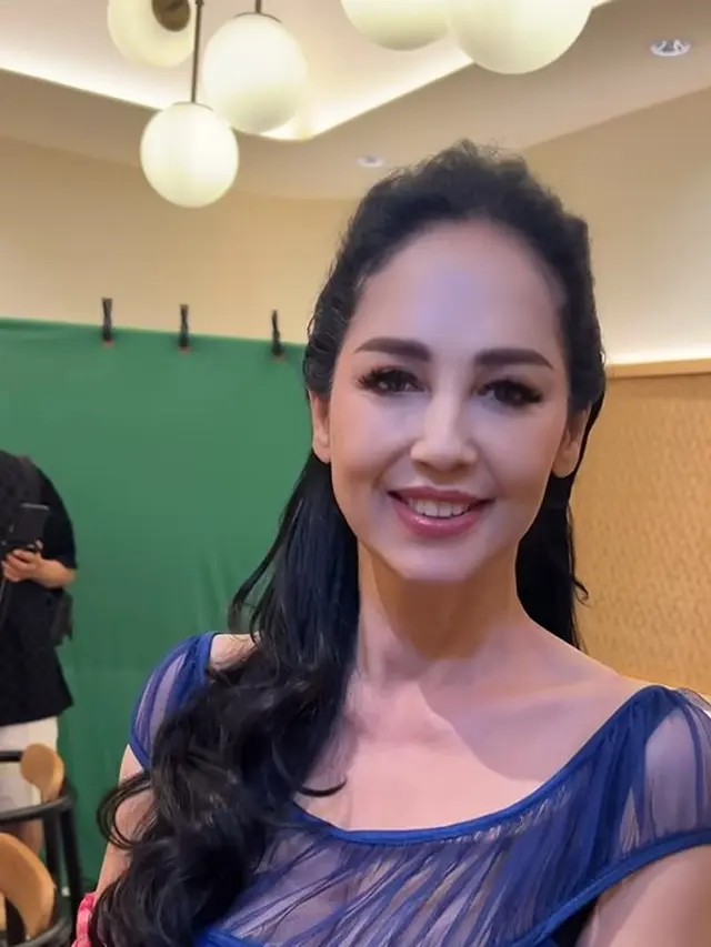 Potret Terbaru Meriam Bellina yang Cantik Awet Muda di Usia 60 Tahun