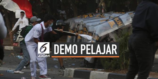 VIDEO: Rusuh di Palmerah, Polisi Tembakkan Gas Air Mata ke Massa