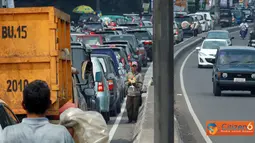 Kemacetan di Jembatan Layang Paopati 