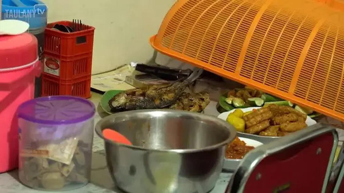 Intip Potret Dapur dengan Model Sederhana di Rumah Haji Bolot, Juragan Kontrakan yang Hidup Sederhana