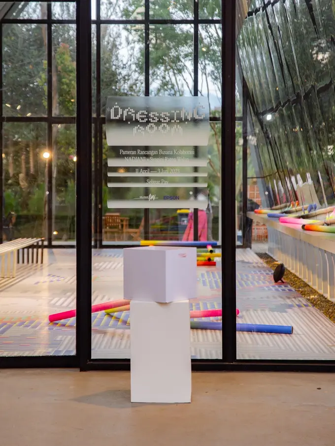 Instalasi Dressing Room.