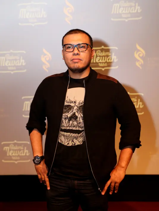 Mendapatkan 7 nominasi di FFI 2015 menurut Joko Anwar hanya sebagai promo gratis bagi film ‘A Copy of My Mind’. “Rasanya tentu senang dan bangga karena film ini enggak punya dana marketing dan sponsor” ujarnya. (Andy Masela/Bintang.com)