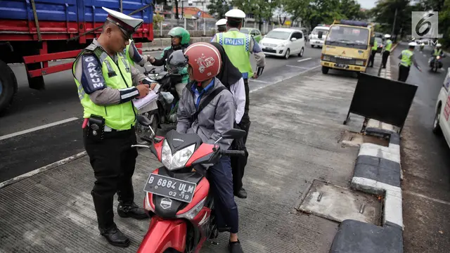 Bersenjata Lengkap, Brimob Kawal Operasi Zebra Jaya