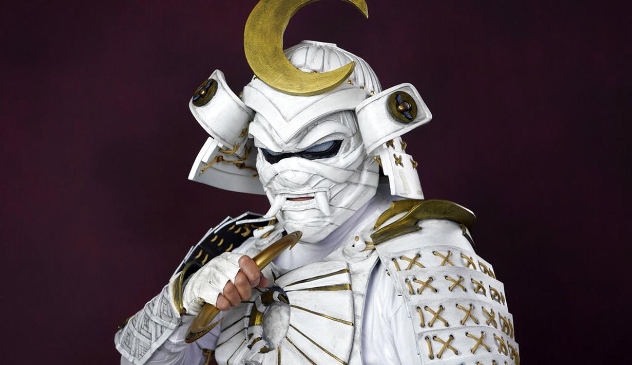 Cosplayer di Comic-Con San Diego tampil dengan dandanan sebagai Samurai Moon Knight. (Foto: AP Photo/Chris Pizzello)