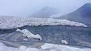 Foto dari udara yang diabadikan pada 15 Agustus 2020 ini menunjukkan gletser yang terletak di area hulu Sungai Yangtze, Prefektur Otonom Etnis Tibet Yushu, Provinsi Qinghai, China barat laut. (Xinhua/Wu Gang)