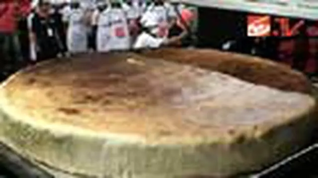 Kue Bakpia Djava Yogyakarta memiliki diameter 2,6 meter, keliling 8,25 meter, serta tebal 30 sentimeter dan menjadi yang terbesar di Indonesia. 