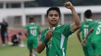 Pemain PSS Sleman, Irkham Mila melakukan selebrasi usai mencetak gol kedua timnya ke gawang Persiraja Banda Aceh dalam laga pekan kedua BRI Liga 1 2021/2022 di Stadion Madya, Jakarta, Sabtu (11/9/2021). PSS Sleman kalah 2-3. (Foto: Bola.Com/M. Iqbal Ichsan)