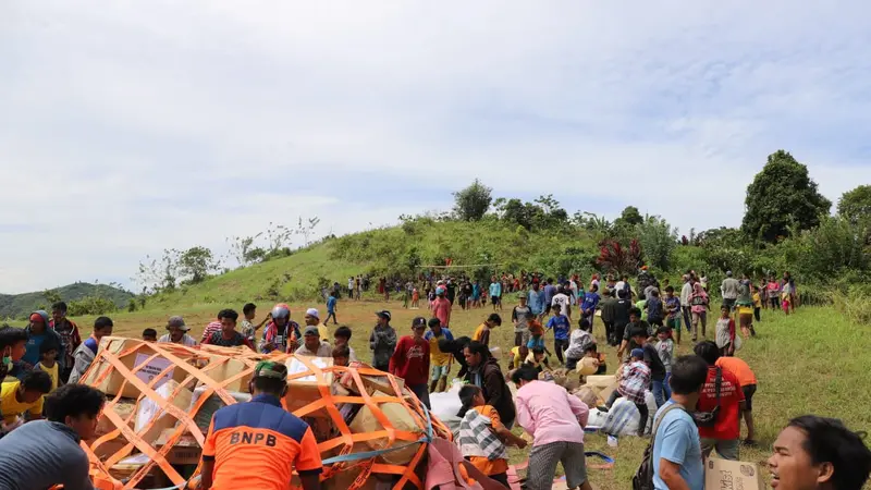 Penggunaan transportasi udara mengefektifkan pengiriman bantuan ke wilayah-wilayah terisolir pascagempa Magnitudo 6,2 di Sulawesi Barat.