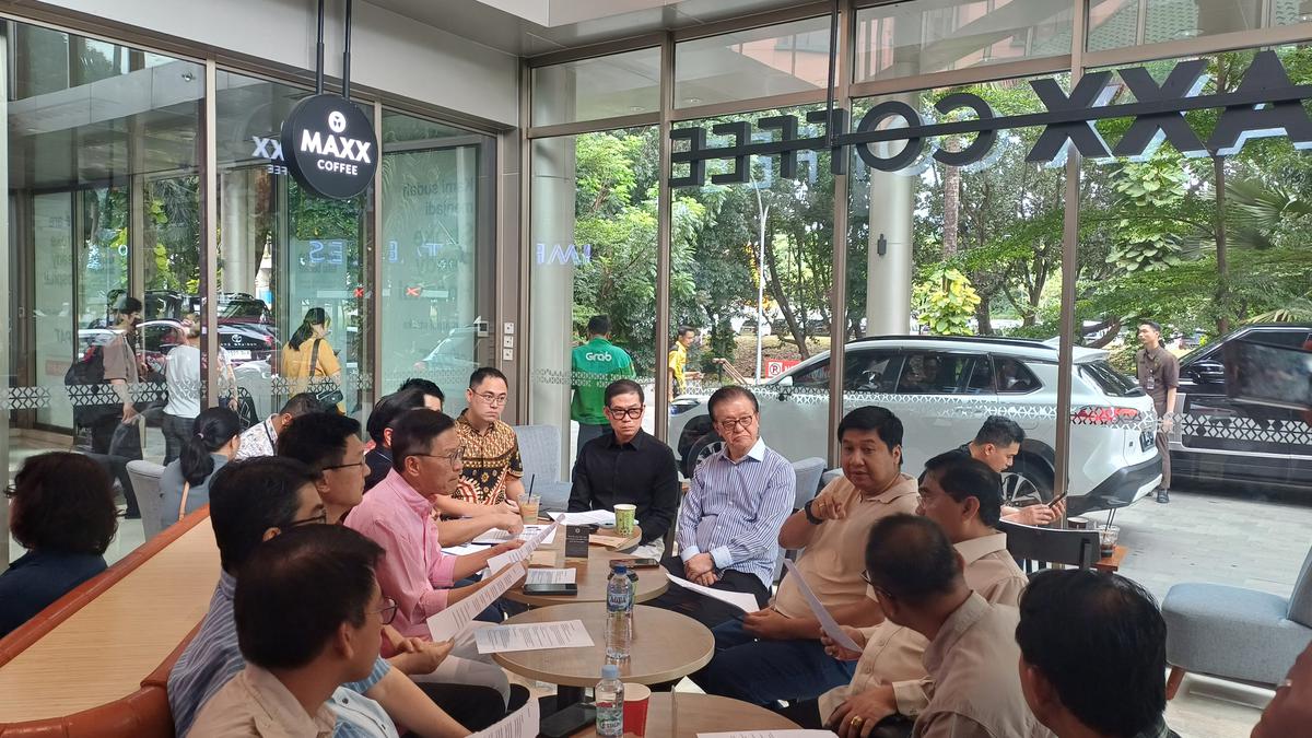 maruarar sirait ngopi bareng konglomerat