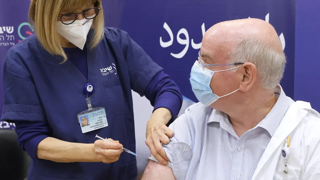 Israel Uji Coba Pemberian Dosis Keempat Vaksin Covid-19