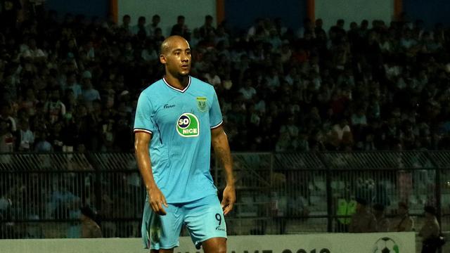Striker Persela Lamongan, Loris Arnaud
