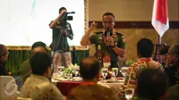 KSAD Jenderal TNI Mulyono memberikan sambutan dalam tatap muka dengan pemimpin redaksi media massa nasional di Balai Kartini, Jakarta, Rabu (10/8). Pertemuan ini menguatkan sinergitas antara TNI AD dan media. (Liputan6.com/Faizal Fanani)